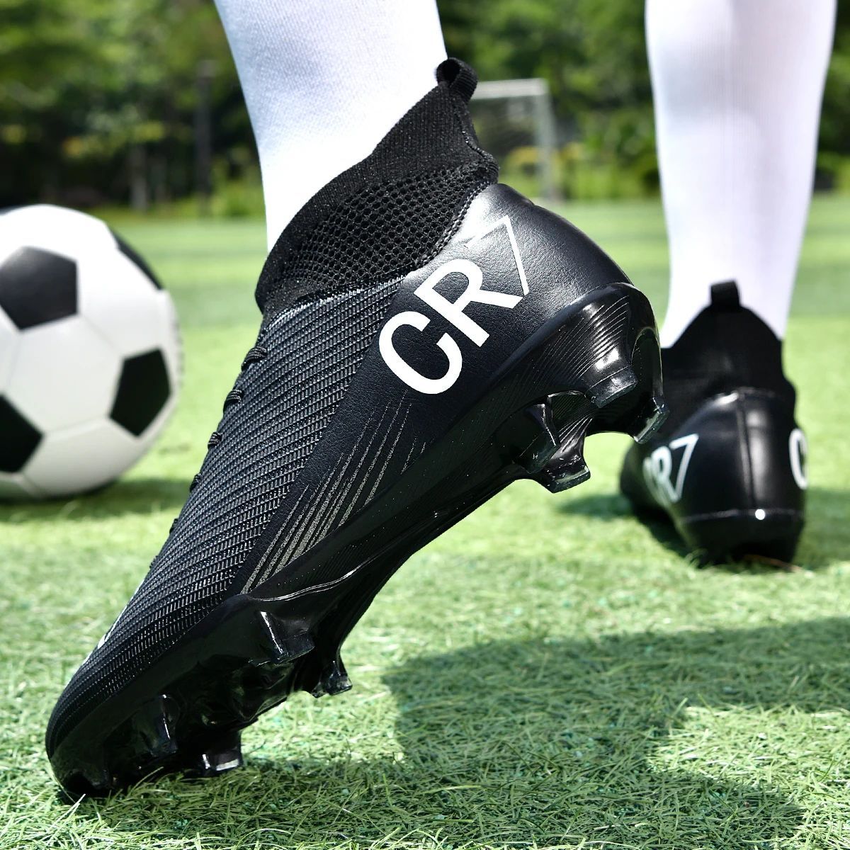 Soccer Shoes Society Cleats Men Sneaker Professional Football Shoes Top Quality Professional Football Field Boots Fast Training