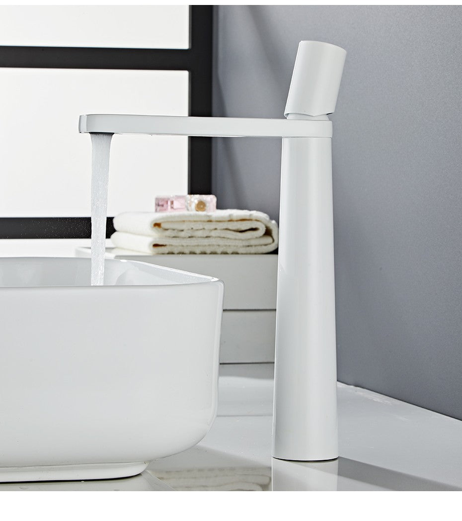 Basin Faucet Brass Bathroom Faucet Mixer Tap Black/Chrome Wash basin Faucet Single Handle Hot and Cold Lavotory Faucet  855921