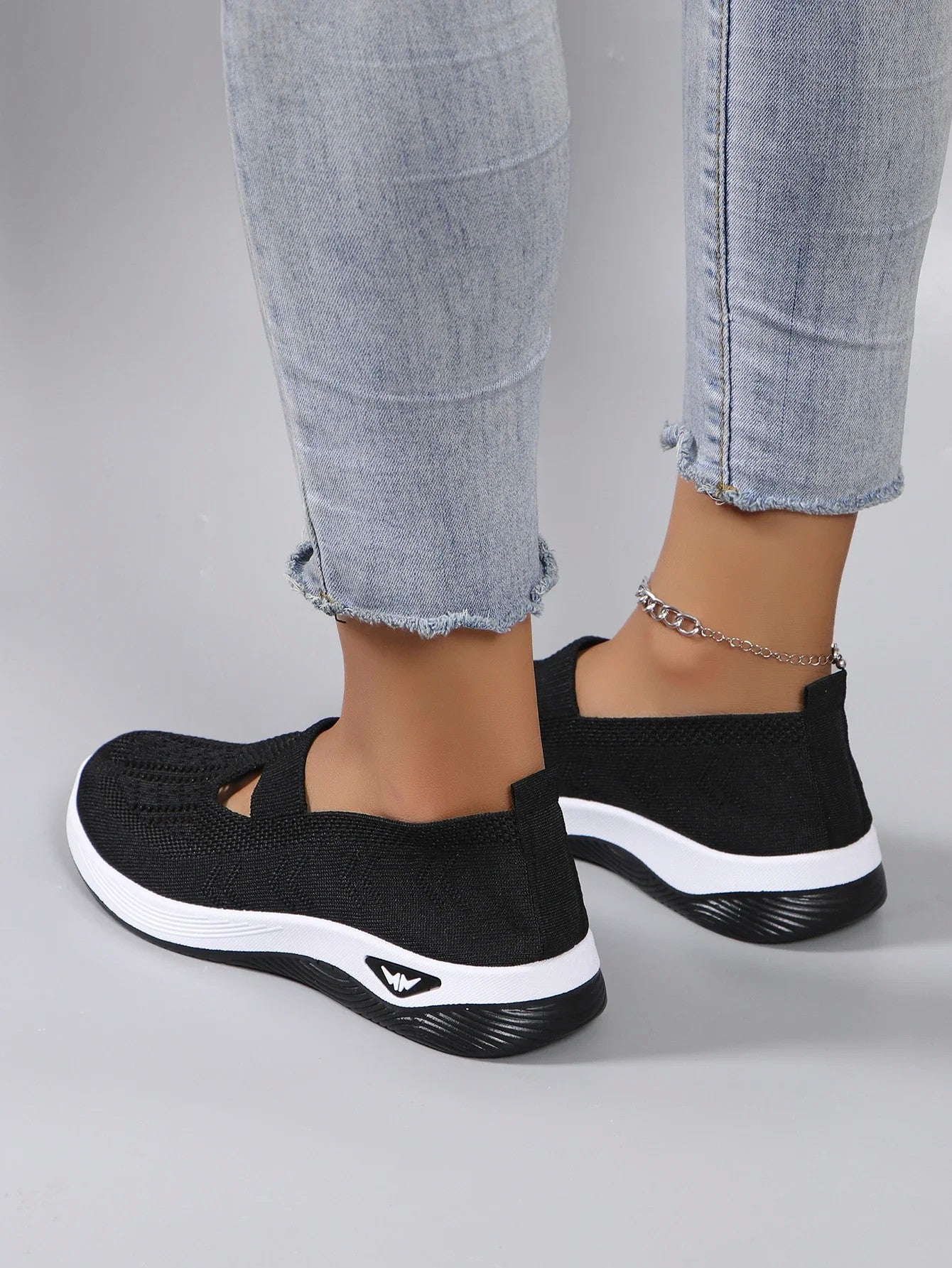 Women's Shoes 2025 Spring New Middle aged and Elderly Mom Shoes Soft soled Breathable Women's Casual ShoesSports Shoes