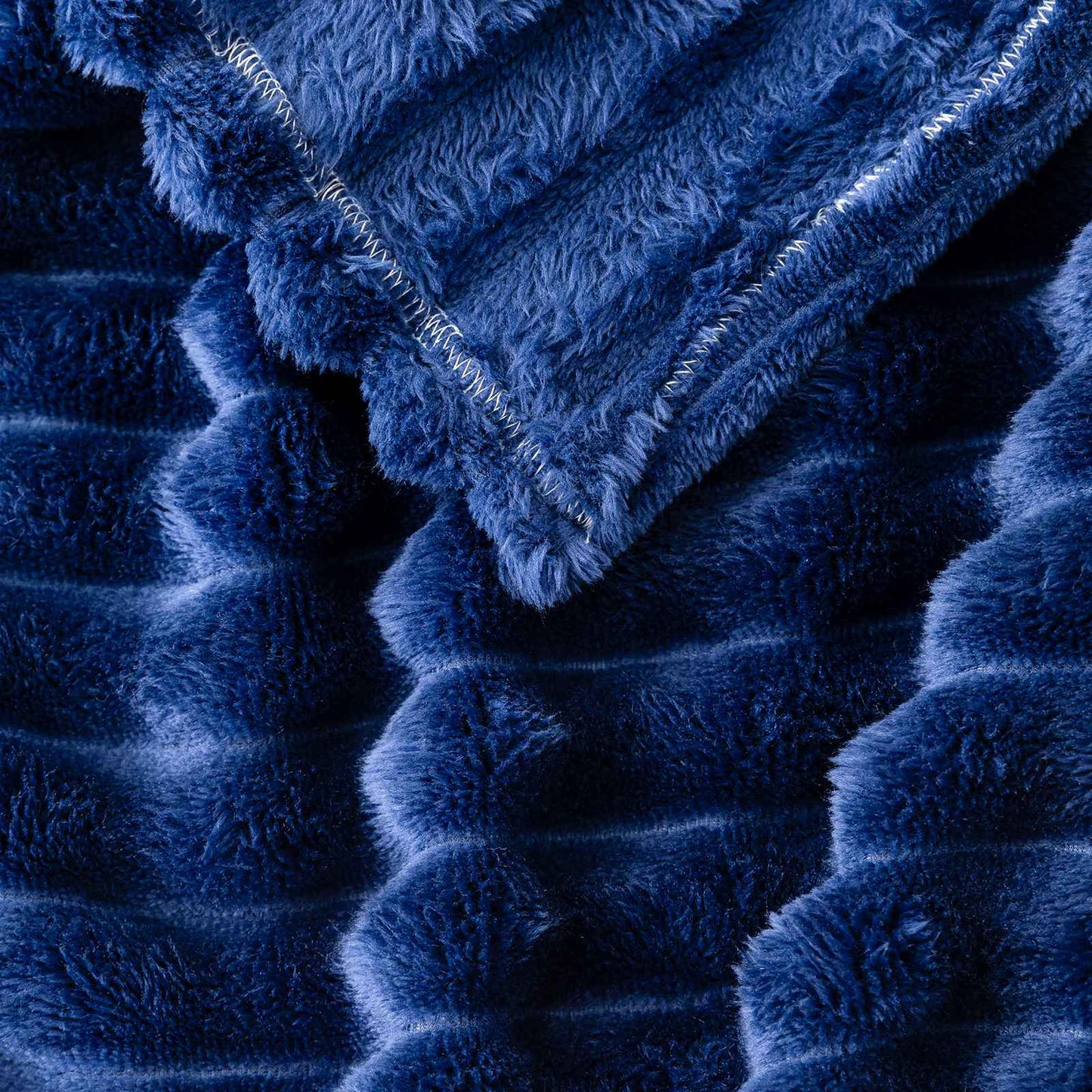 1pc soft and skin friendly warm blanket, suitable for bedrooms, sofa covers, camping and travel, multifunctional blanket