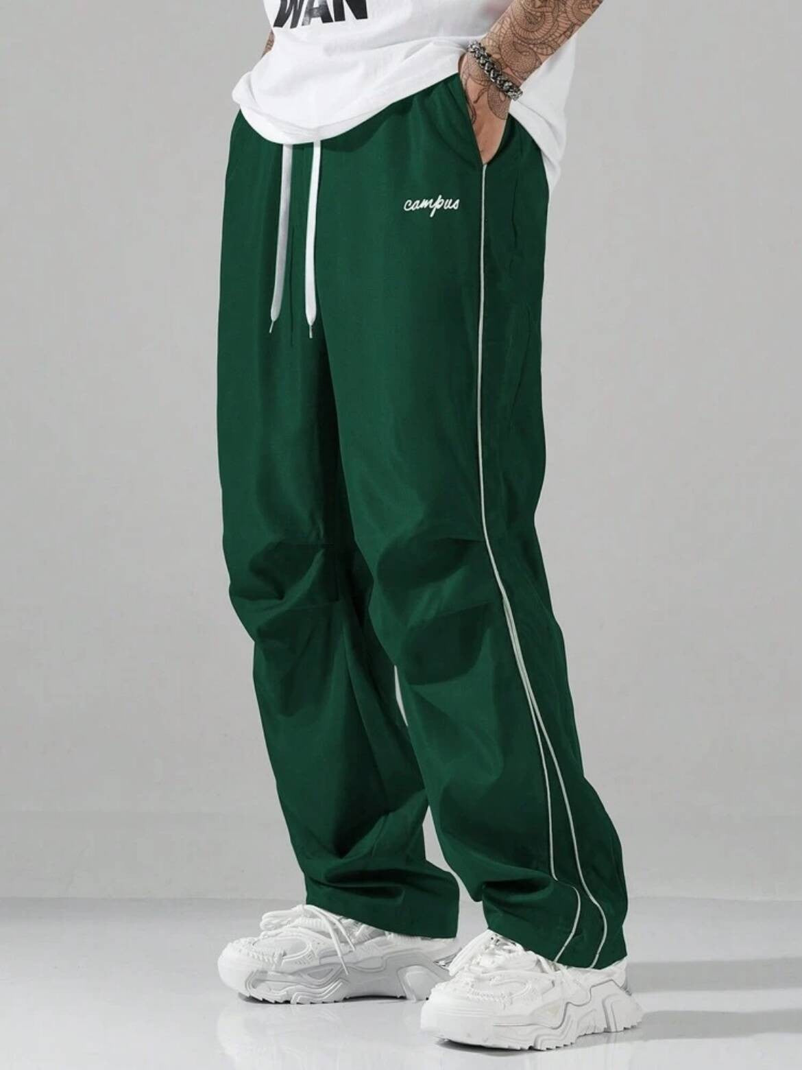 Men's Casual Letter Pattern Contrast Piping Drawstring Waist Trousers