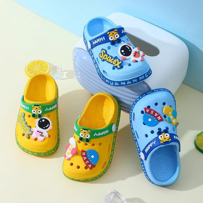 Children's Cartoon Baby Soft-Soled Sandals – Ultra-Light Anti-Slip Infant Closed-Toe Sandals for Boys & Girls Beach Shoes