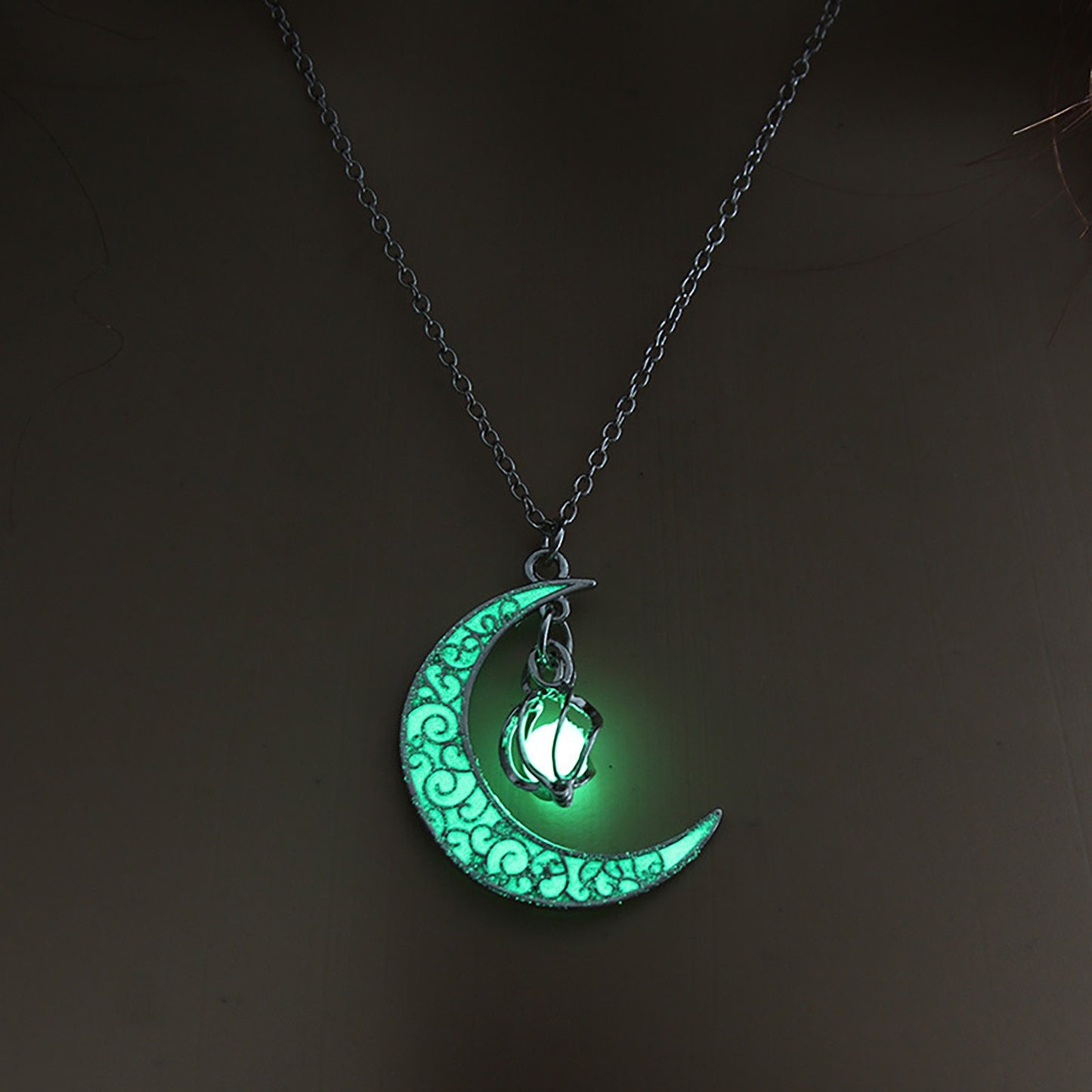 Colar com Pingente de Lua Luminosa para Meninas Adolescentes Colar Gargantilha Brilha no Escuro Joias Presentes ????????