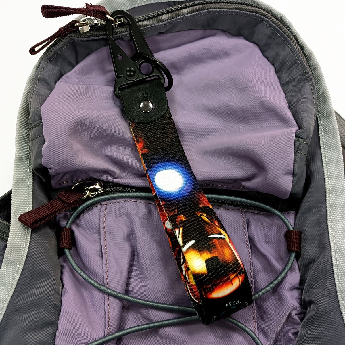 Chaveiro de bico de águia de figuras legais de anime, cordões curtos usados ​​em corda de telefone, suporte de crachá, pingente USB, cordão de chave portátil
