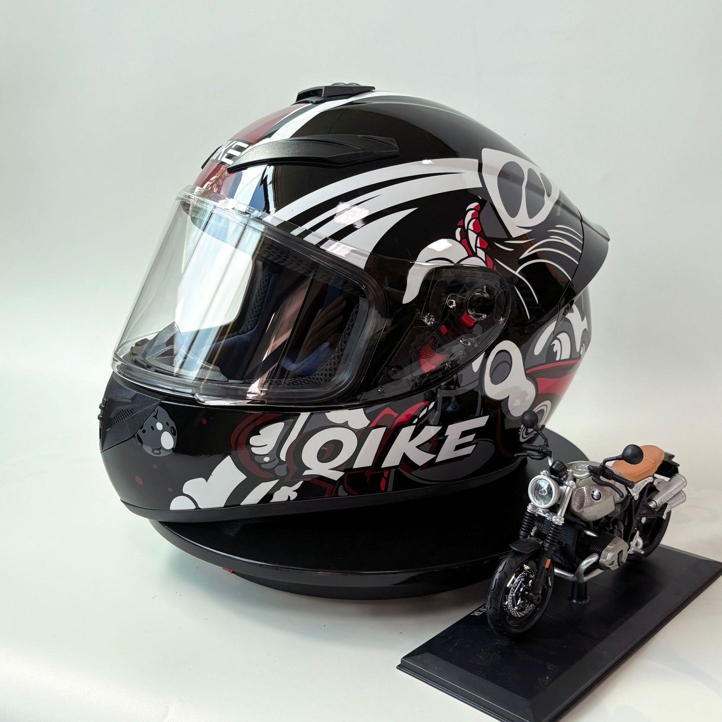 DOT Certified Full Face Motorcycle Helmet for Men And Women Anti-Fog Racing Style Couples Motorcycle Helmet