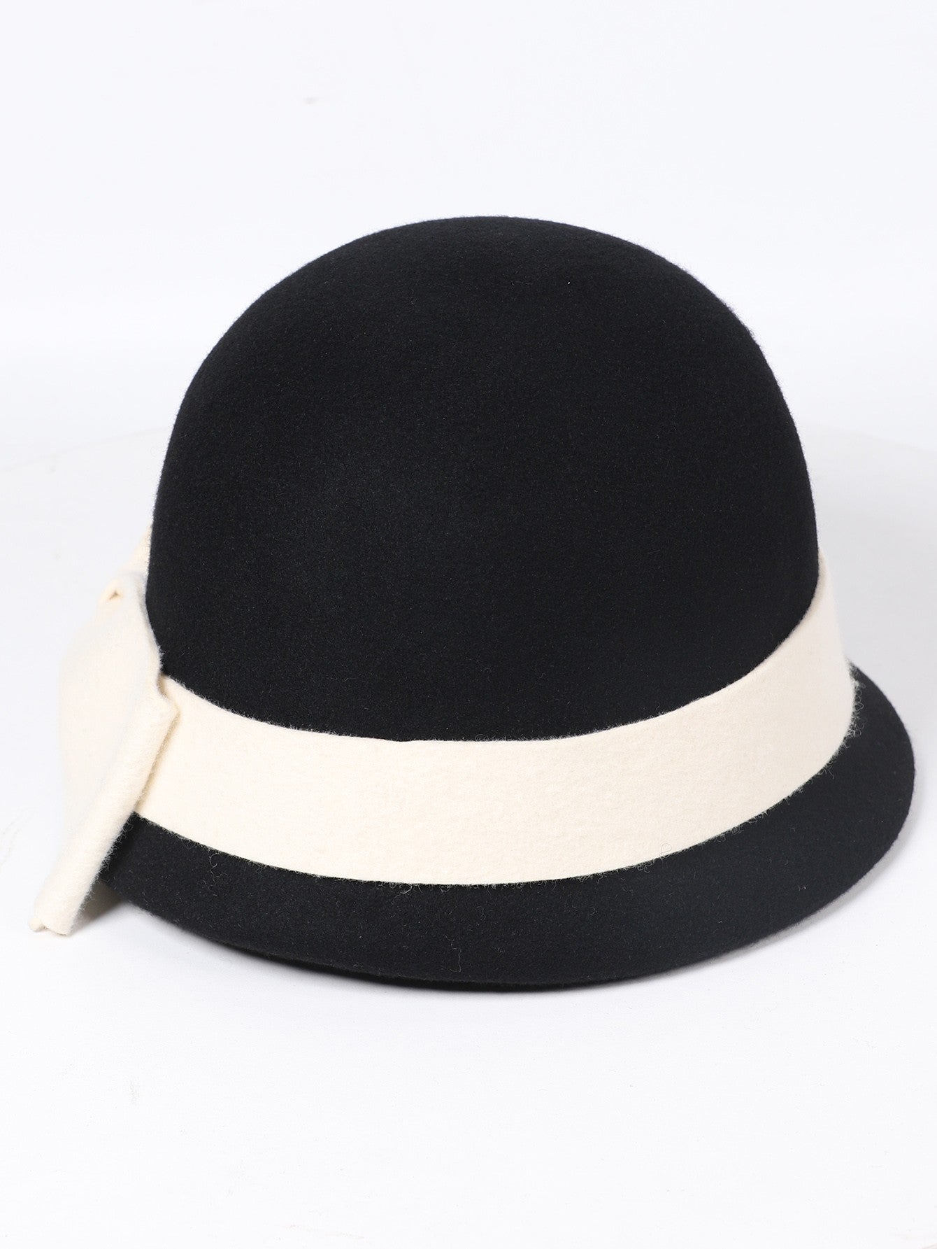Chapéus de inverno luxuosos e elegantes de lã feltro para mulheres preto/branco com aba enrolada para casamento igreja coquetel chá de festa a rigor