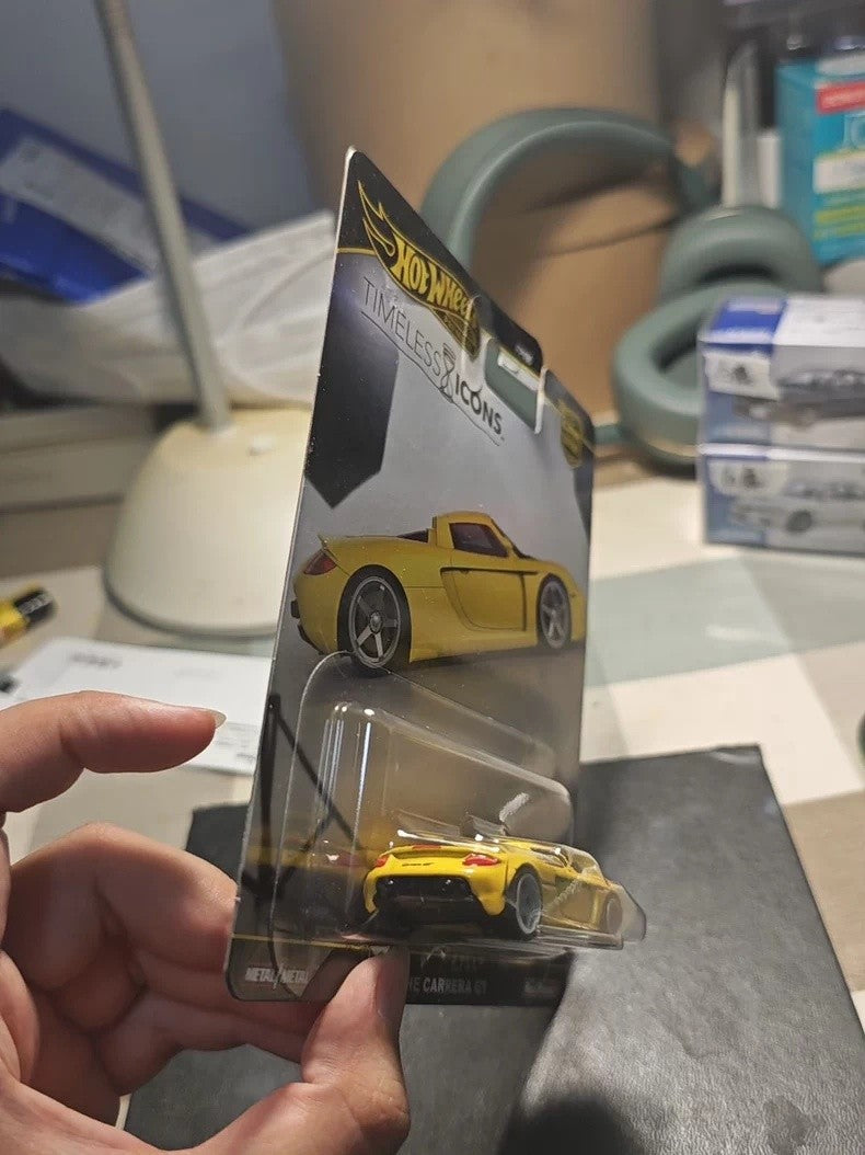 Hot Wheels Premium Car Culture Porsche Carrera GT Timeless Icons #3 Veículo de Brinquedo Colecionável de Metal Fundido na Escala 1/64 Original