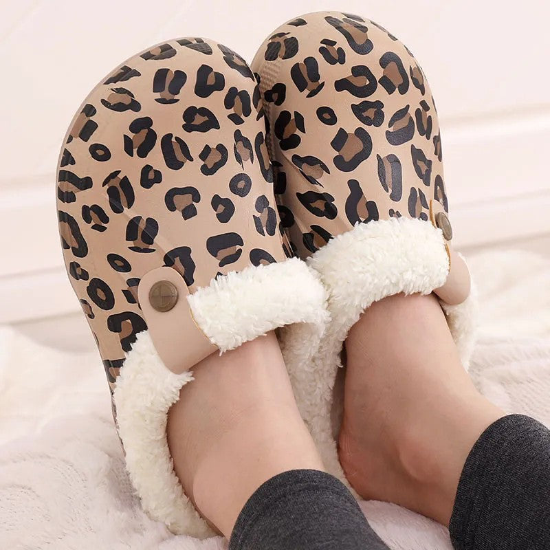 Kidmi Fur Lined Clogs Slippers For Women Classic Winter Waterproof House Slippers For Women With Padded Shoes EVA Garden Shoes