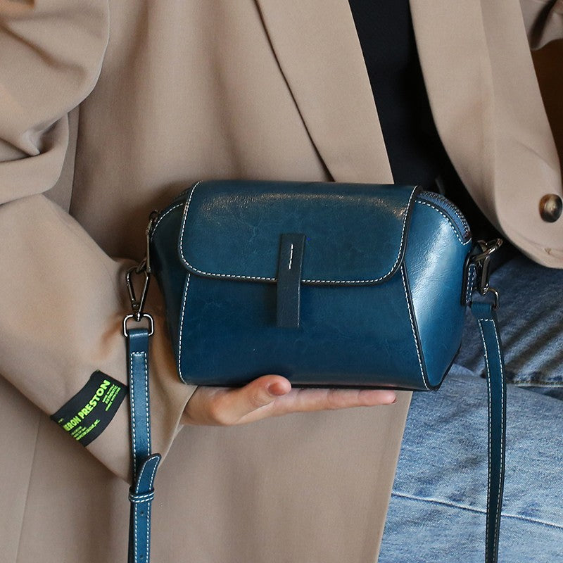 Oil Wax Cowhide Genuine Leather Crossbody Small Bag for Women Fashionable Versatile Shoulder Shell Handbag Lady Casual Phone Bag