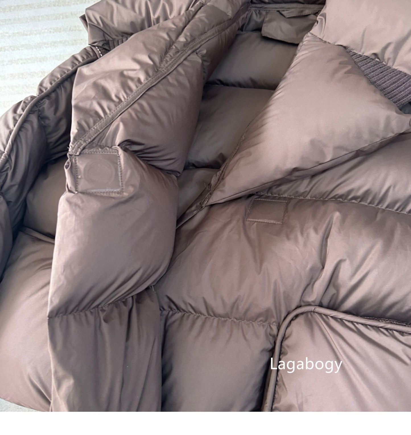 Lagabogy 2025 Winter Puffer Jacket Women Short 90% White Duck Down Coat Female Streetwear Warm Parkas Removable Sleeves Outwear