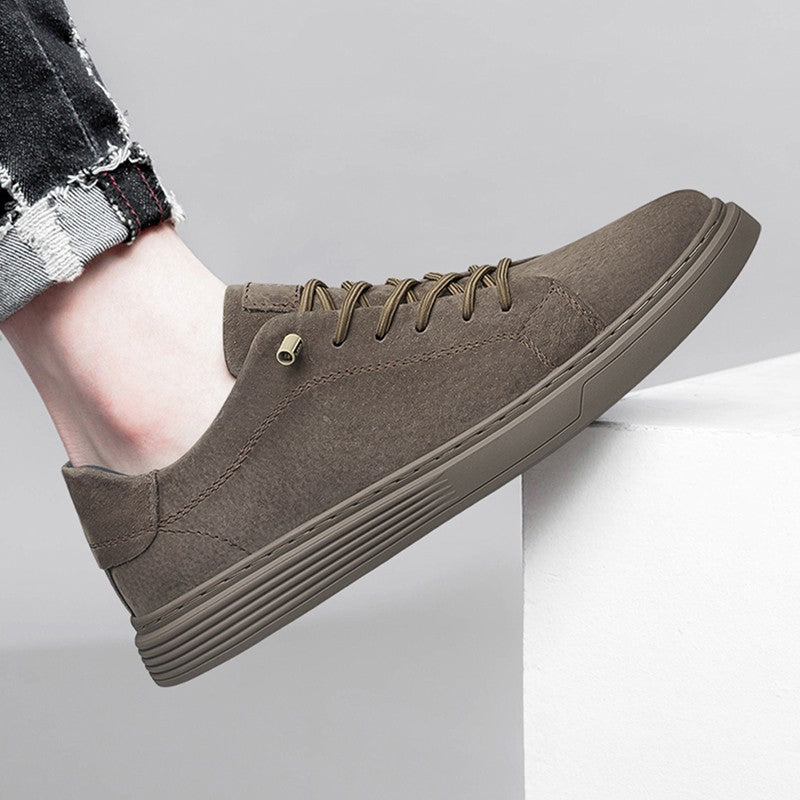 Novo sapato masculino casual de camurça com cadarço, respirável e confortável para caminhada, antiderrapante e resistente ao desgaste, sapatos baixos