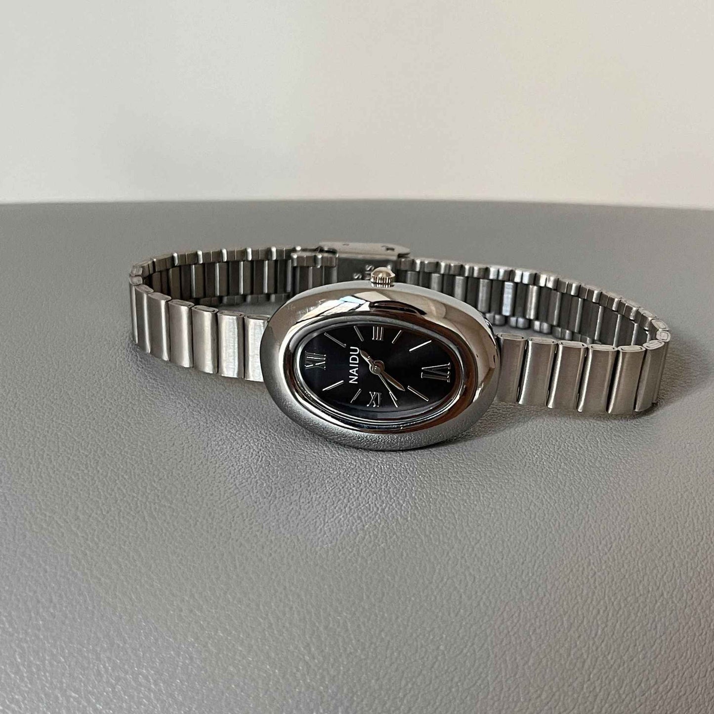 Hot Sale Women Watch Vintage Oval Dial Gold Watch Luxury Roman Numerals Steel Strap Ladies Girl Gift Wristwatch Clock Relojes