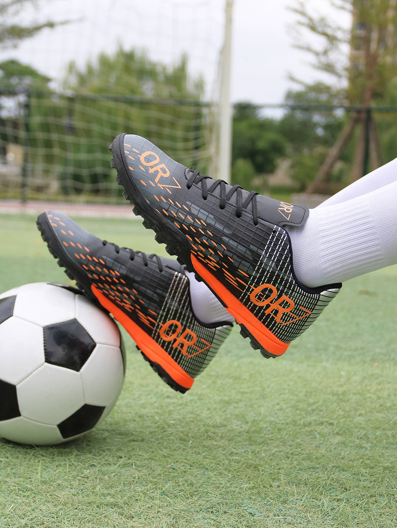 TF/FG Football Field Boots Original Men Women Studded Football Shoes Turf Match Ultralight Soccer Shoes Cleats Unisex Resistant