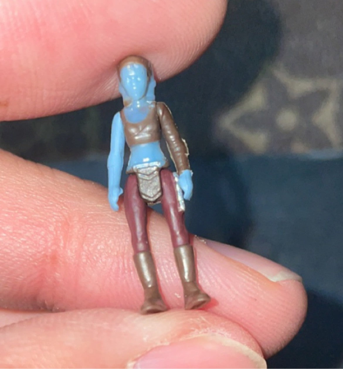 Hasbro Star Wars Série 1/72 Aayla Secura R2-D2 Boba Fett Darth Vader Produtos Genuínos a Granel com Defeitos Boneco de Ação