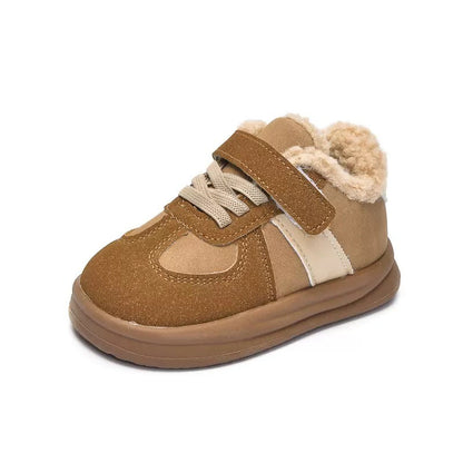 Boys Girls Winter Warm Shoes for Kids Sports Sneakers Fleece-Lined Soft Rubber Sole Anti Slip Retro Frosted Leather Casual Shoes