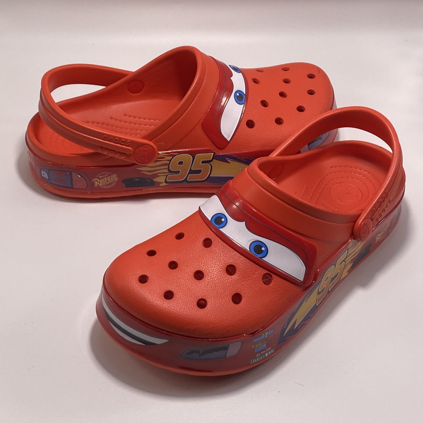 Chinelo Infantil Relâmpago McQueen Disney Pixar Sandália Desenho Animado Luz Piscante Antiderrapante Sapato de Praia Piscina Presente