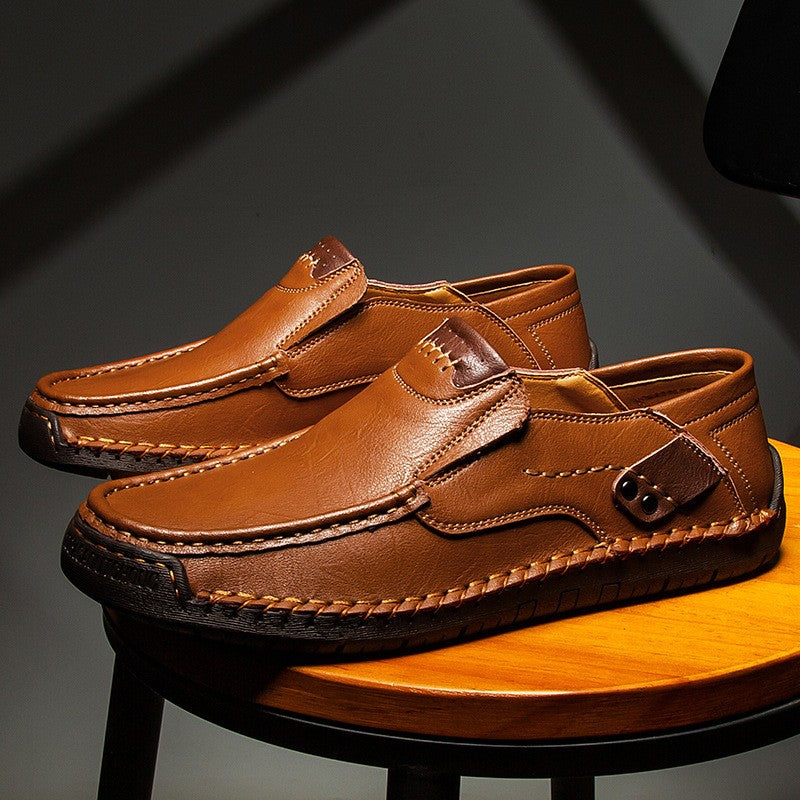 Novos Sapatos Masculinos de Couro Feitos à Mão Casuais Confortáveis Mocassins Masculinos de Couro Slip On Sapatilhas Masculinas Venda Quente Calçados para Caminhada ao Ar Livre