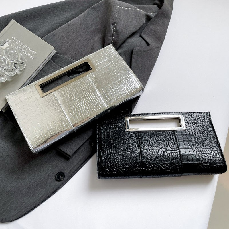 Women Crocodile Pattern PU Leather Clutch Purse Metal Grip Handle Tote Handbag Trendy Evening Bags Chic Black Envelope Party Bag