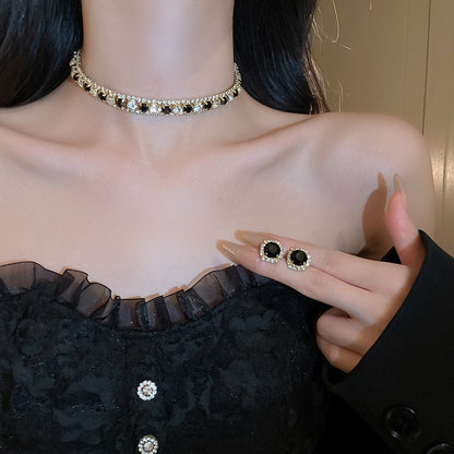 Conjunto de Joias Femininas Modernas com Colar e Brincos Decorados com Strass, Acessórios da Moda para Festas e Decoração de Roupas do Dia a Dia