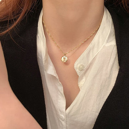 Novo Colar de Aço Inoxidável com Pingente de Rosa de Metal Irregular Redondo para Mulheres Corrente de Clavícula Vintage Joia de Luxo para Festa