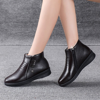 Leather Boots 2024 New Winter Middle-aged Flat Bottom Shoes for Women Soft Bottom Non-slip Wool Warm Cotton Shoes Women Boots