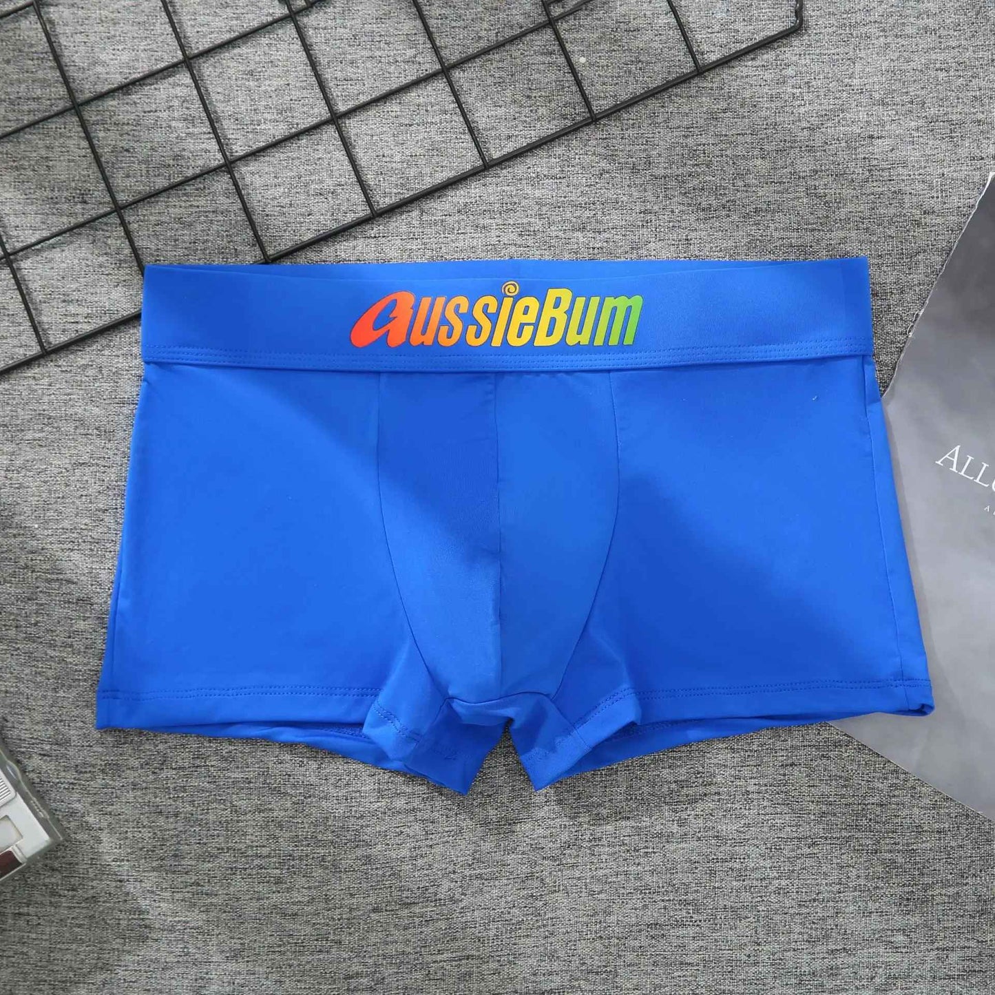 Men's boxer panties, milk silk low rise U convex bag stretch breathable comfortable youth shorts