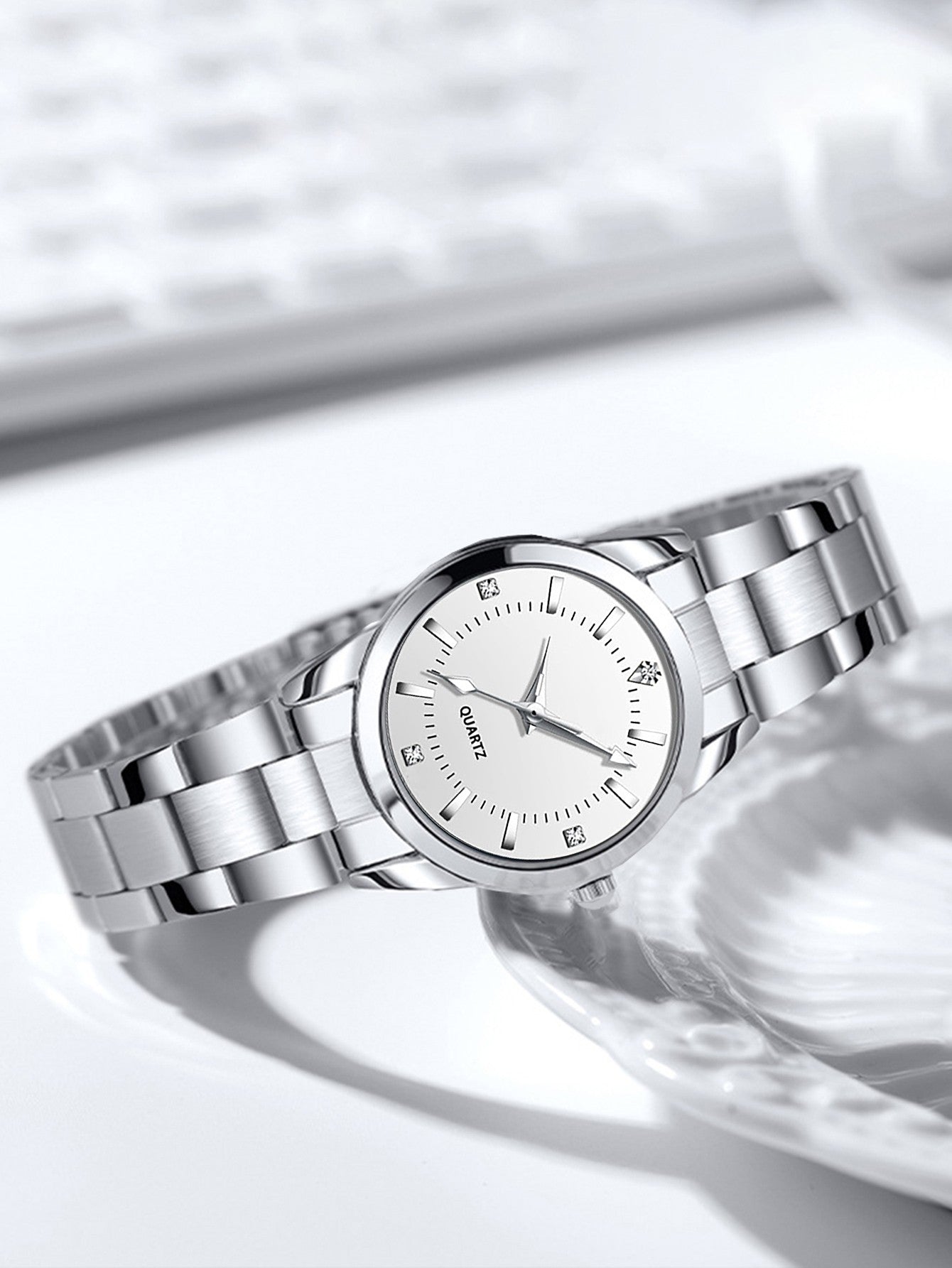 Ladies Fashionable Compact Stainless Steel Quartz Watch Ideal Mother's Day Gift Watch (No Box Included)