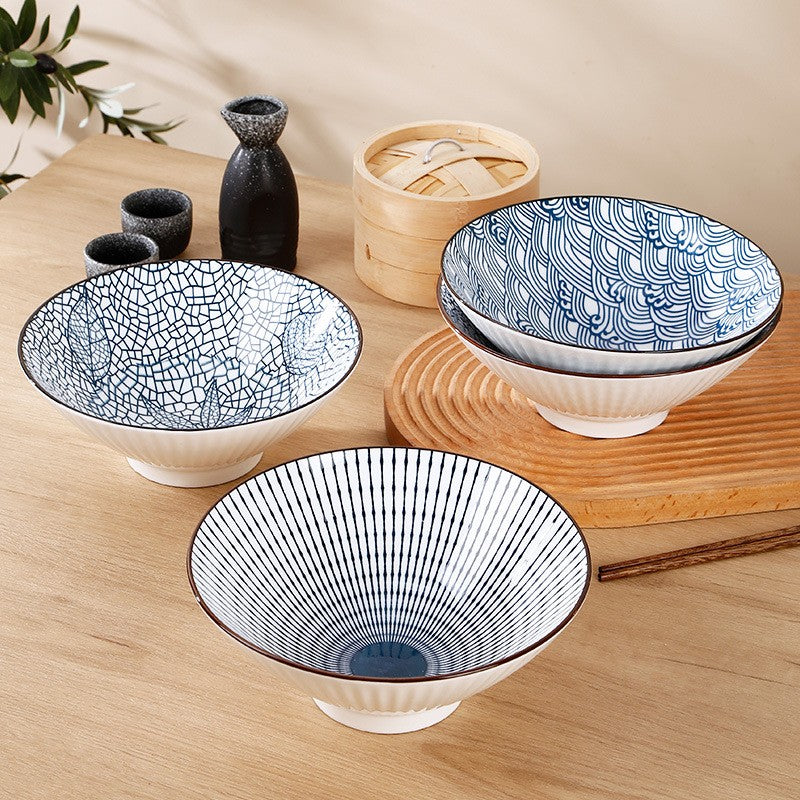 Tigela de chapéu japonesa e coreana de 8 polegadas Tigela de macarrão instantâneo vermelha de cerâmica para casa Tigela de sopa grande tigela de chifre cor sob esmalte