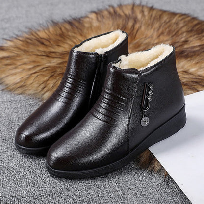 Leather Boots 2024 New Winter Middle-aged Flat Bottom Shoes for Women Soft Bottom Non-slip Wool Warm Cotton Shoes Women Boots