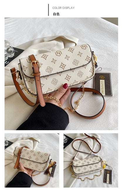 Fashionable retro printed small square bag; versatile single shoulder bag; crossbody bag under the arm.