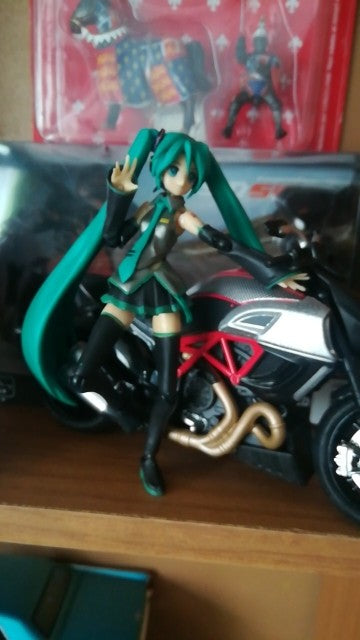 Anime FIGMA Hatsune Miku Action Figures Articulações Móveis Contêm os Adereços Decoração de Mesa Coleção de Brinquedos de PVC Modelo Presentes Infantis