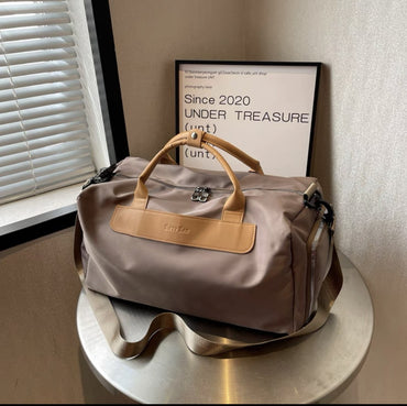 2024 New large Capacity Portable Handbag Leisure Fitness Sports Travel Bag Korean Fashion Receive Gym Bag