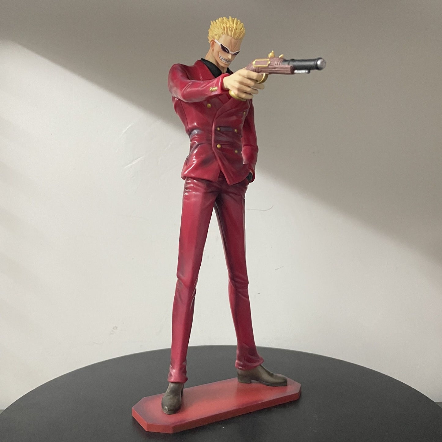 Estátua Anime Donquixote Doflamingo Terno Coringa One Piece Decoração de Mesa de Guerreiro GK Presente para Meninos Colecionadores