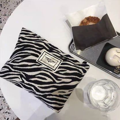 Large Women Zebra Pattern Cosmetic Bag Canvas Zipper Make Up Bag Travel Washing Makeup Organizer Storage Clutch Beauty Case