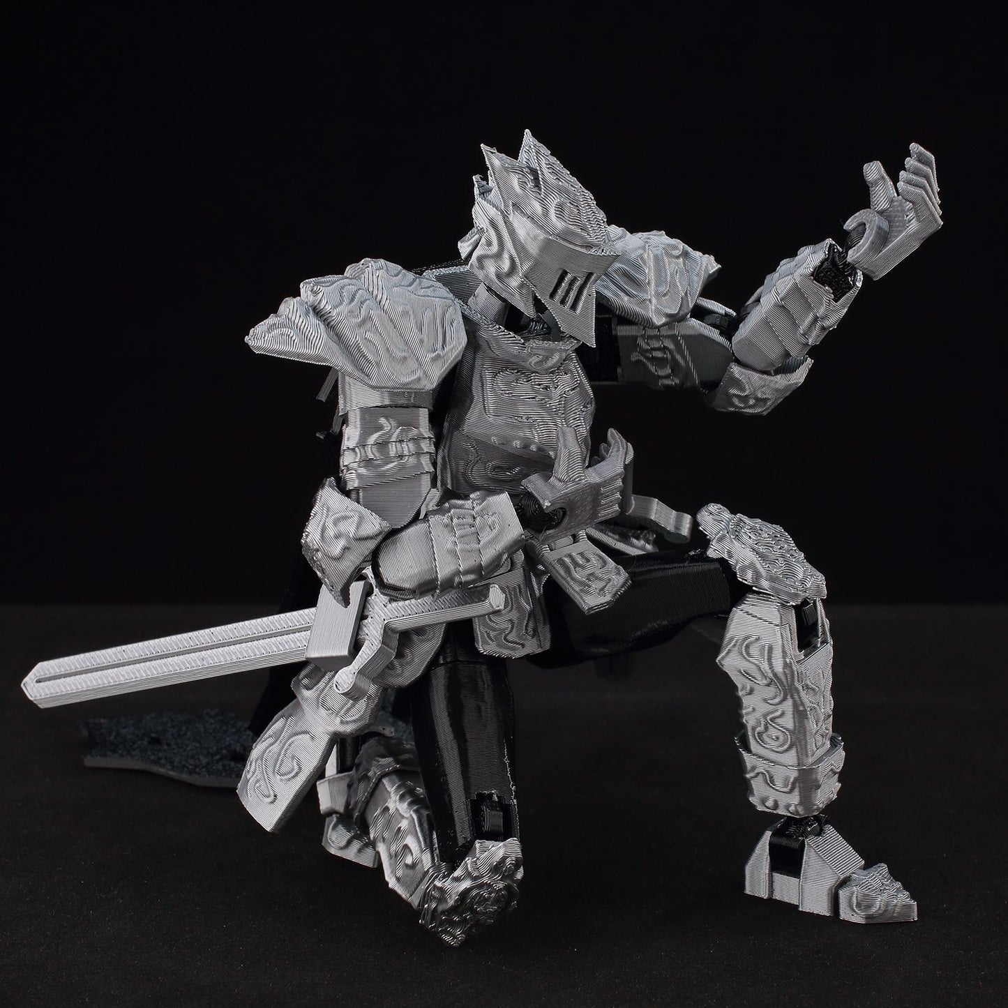 ?9L3D Lucky13 Cavaleiro Armadura Prateada Boneco Articulado Dummy13 com Arma Tripla T13 Brinquedo Colecionável Articulado Impresso em 3D Titan13?