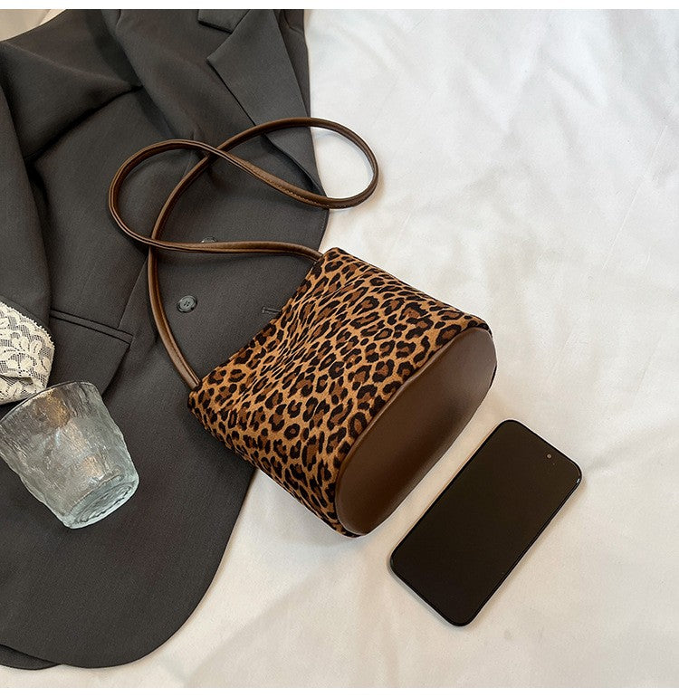 Design PU Suede Leopard Shoulder Bags for Women 2025 New Winter Crossbody Bag Females ?Luxury Handbags and Purses Bucket