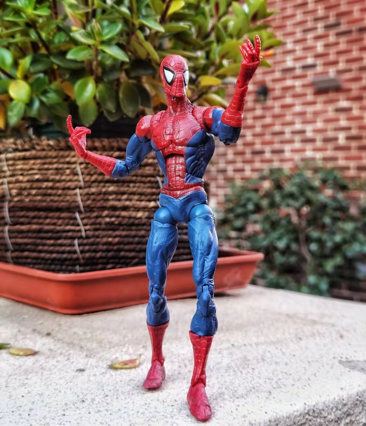 Boneco Articulado "Homem-Aranha Espetacular Clássico Peter Parker" Toybiz Marvel Legends
