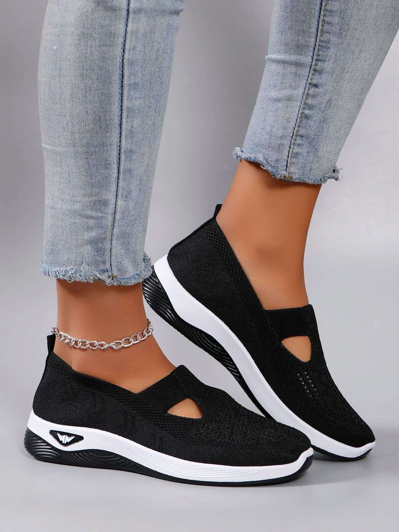 Women's Shoes 2025 Spring New Middle aged and Elderly Mom Shoes Soft soled Breathable Women's Casual ShoesSports Shoes