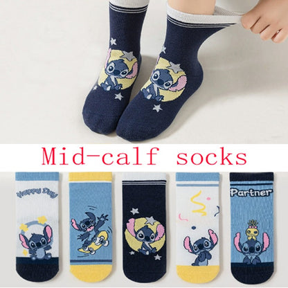 5 pares de meias de algodão de cano médio Kawaii Sanrio Cinnamoroll Kuromi para meninas e meninos, meias de algodão de cano médio de desenho animado para primavera e outono
