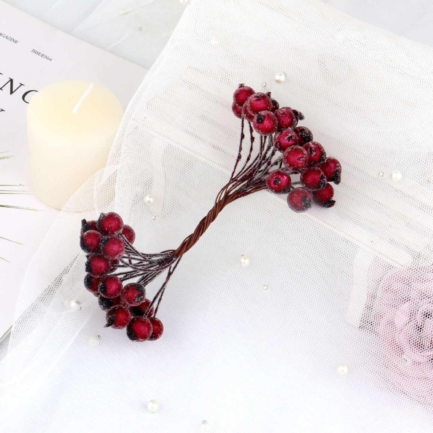 40pcs Mini Christmas Frosted Artificial Berry Vivid Red Holly Berries Wedding Party Decoration Artificial Flowers Home Decor