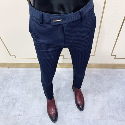 Calça Social Listrada Masculina Slim Fit com Tornozelo Justo Calça Social Masculina para Escritório e Festa Calça Social Masculina para Negócios Slim Fit