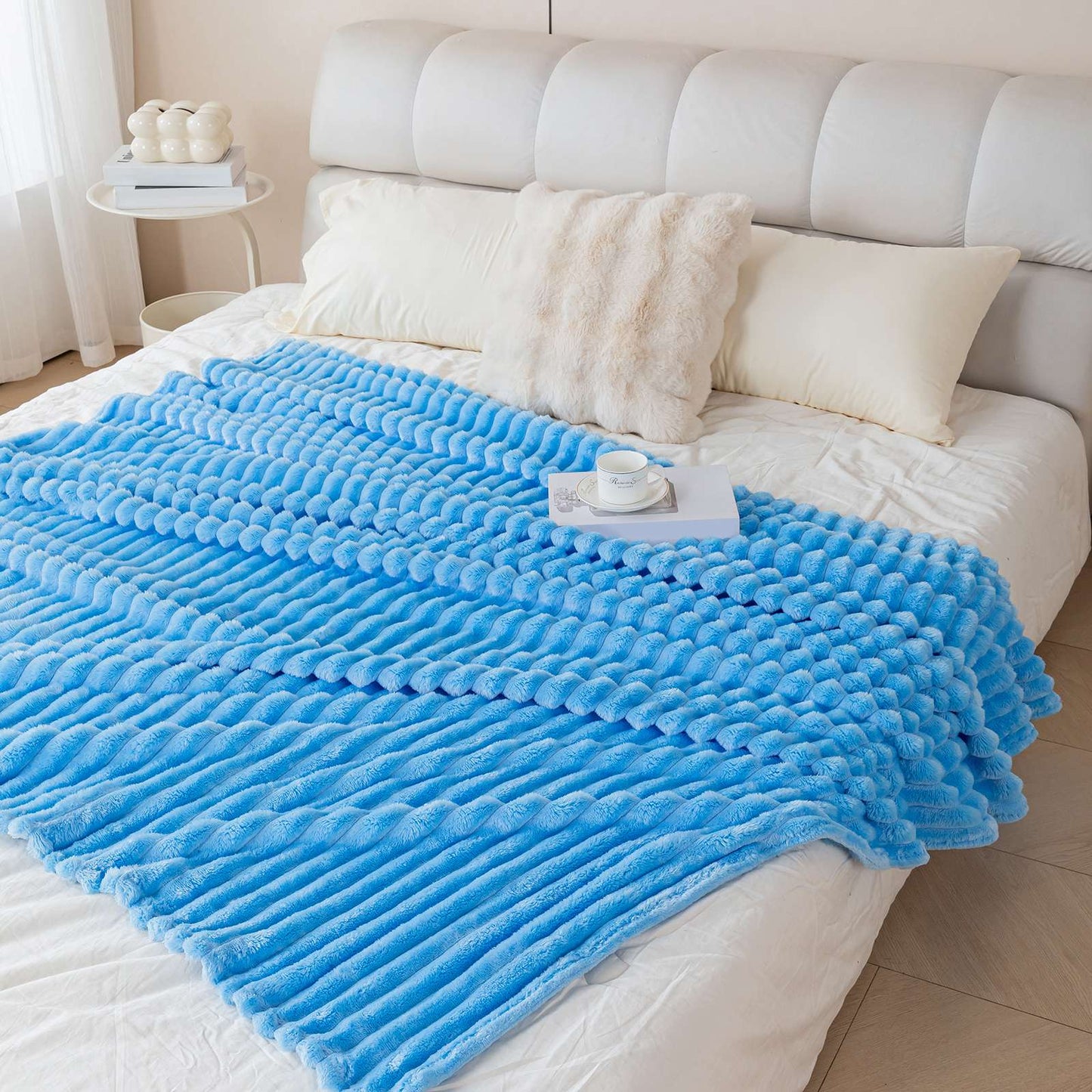 1pc soft and skin friendly warm blanket, suitable for bedrooms, sofa covers, camping and travel, multifunctional blanket