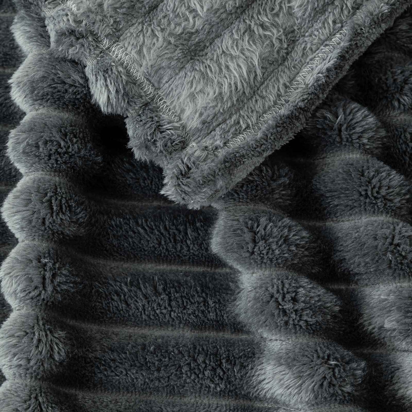 1pc soft and skin friendly warm blanket, suitable for bedrooms, sofa covers, camping and travel, multifunctional blanket