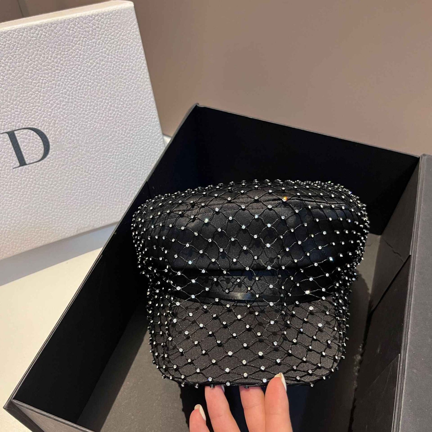 Chapéu Elegante com Strass em Malha Preto Versão Coreana de Alta Qualidade Moda Leve Luxo Estilo Pequeno e Perfumado Chapéu de Aba Reta Bico de Pato