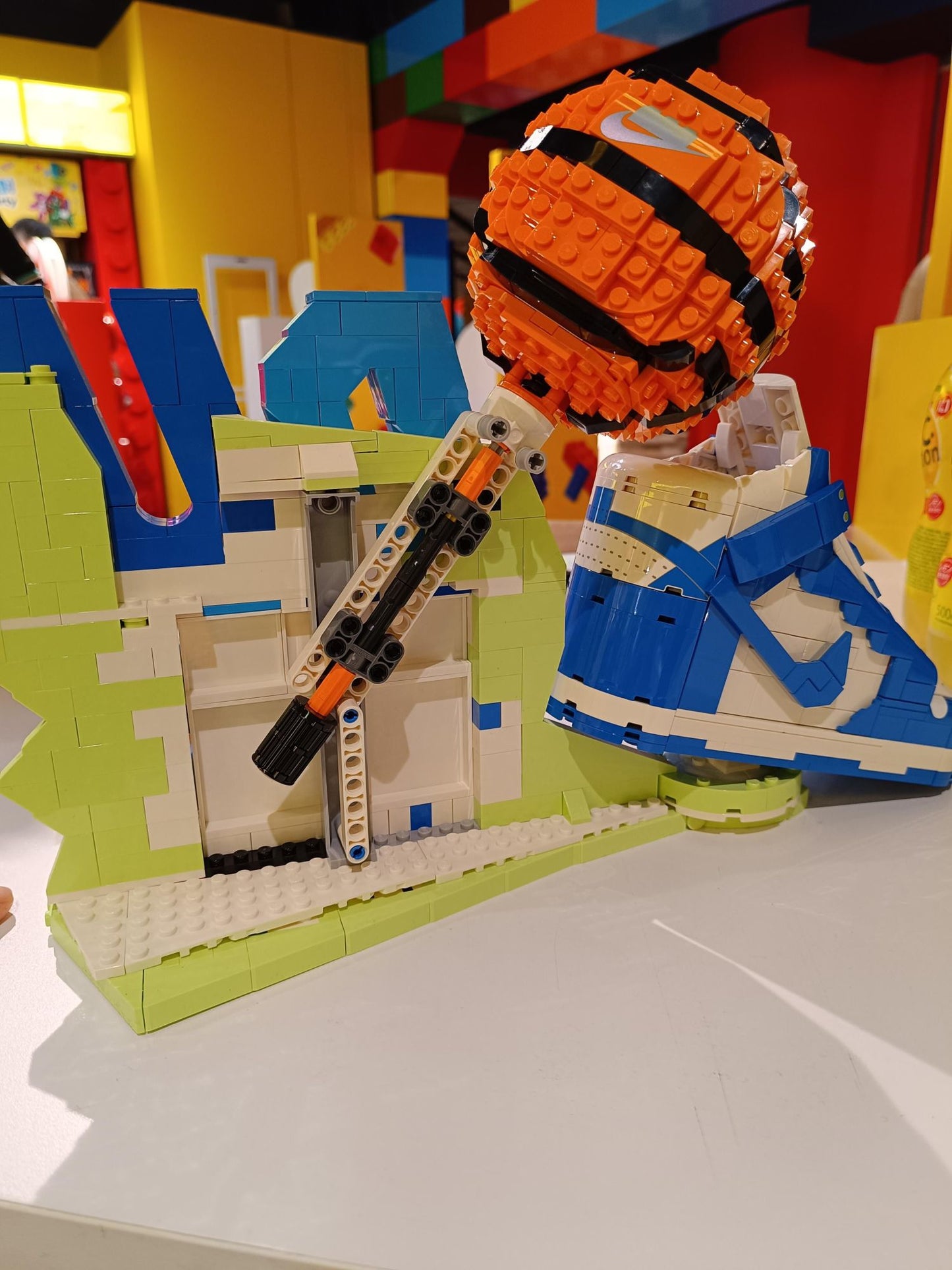 Conjunto LEGO® Nike Dunk X 43008 Blocos de Construção para Meninas, Meninos e Fãs de Esportes com 10+ Anos 1180 Peças Presente de Aniversário e Natal