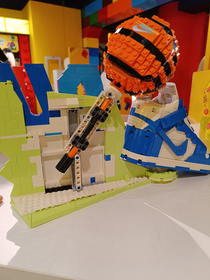 Conjunto LEGO® Nike Dunk X 43008 Blocos de Construção para Meninas, Meninos e Fãs de Esportes com 10+ Anos 1180 Peças Presente de Aniversário e Natal