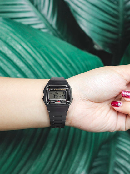 Hot Selling Women LED Digital Electronic Watch Multifunctional Outdoor Simple Leisure Men and Women Sports Watch Reloj