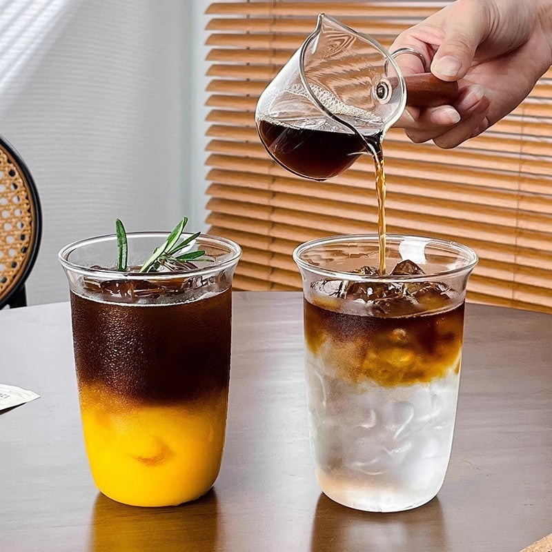 Copos de café gelado Copo de vidro estético Garrafa de água Copos para beber Utensílios de mesa decorativos Caneca de café gelado Copo de coquetel