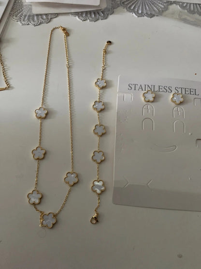 LUXUKISSKIDS Conjunto de Colar e Brincos de Flor Fashion Joias Femininas Aço Inoxidável Concha Branca Trevo Pulseira Acessórios de Joias