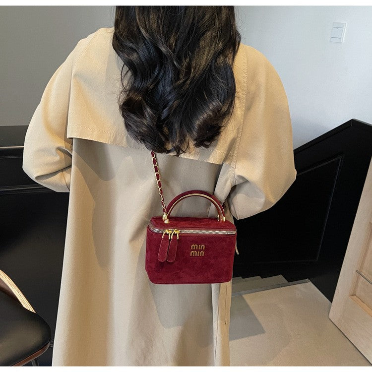 2025 Light Luxury Designer Retro Box Bag Female Korean Version of The Texture One-shoulder Messenger Mini Earphone Lipstick Bag